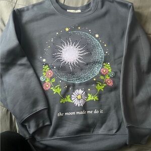 Women’s crew neck sweater